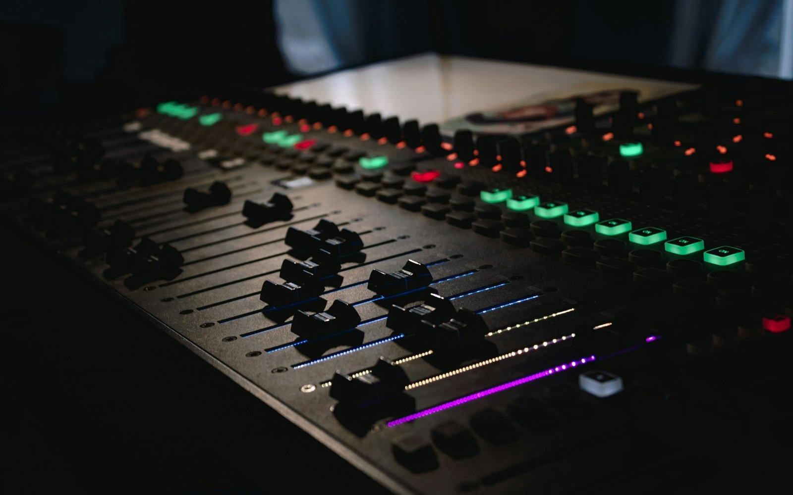 Mixing console